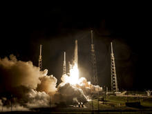 SpaceX火箭成功发射并降落，以后去太空的机票可以打折了